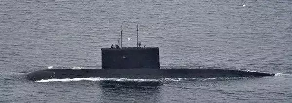 「ロシア海軍 駆逐艦や潜水艦ら7隻が北海道周辺を航行 防衛省」の画像