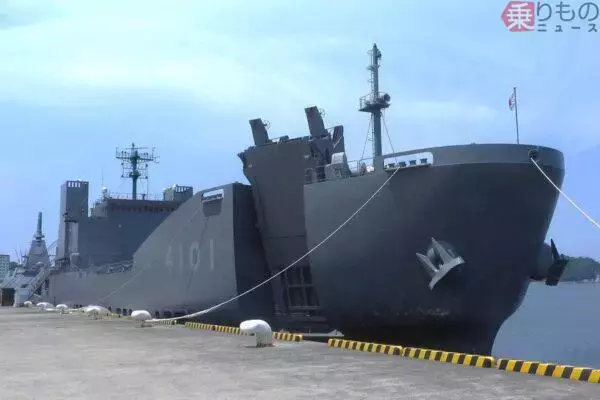 「東日本に初登場！ 異色の輸送艦「ようこう」海上自衛官が “たった2人” しか乗っていなかった理由」の画像