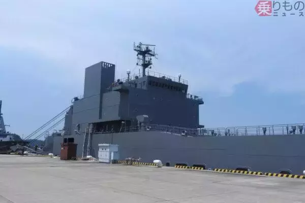 「東日本に初登場！ 異色の輸送艦「ようこう」海上自衛官が “たった2人” しか乗っていなかった理由」の画像