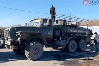 ロシア軍の燃料輸送車列が壊滅 「攻撃の瞬間」を上空から捉えた映像が公開 次々とトラックが大炎上