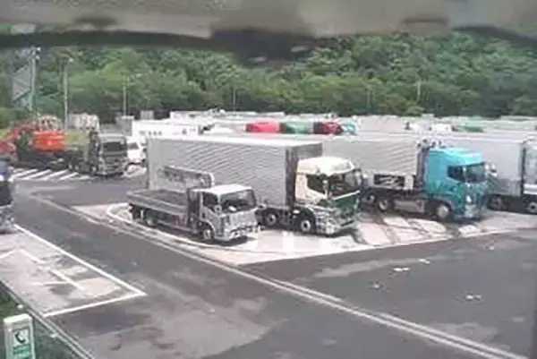 新東名が全線復旧 豪雨による通行止め徐々に解除 首都圏はまだ影響大