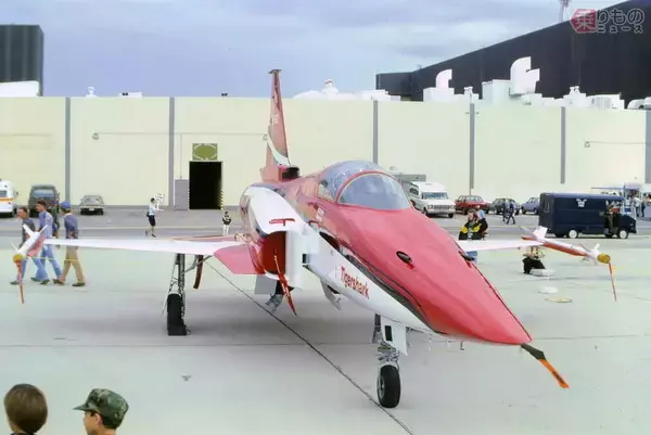 悲運すぎる高性能機？ F-20「タイガーシャーク」わずか3機で終わったワケ しかし日本で超有名に