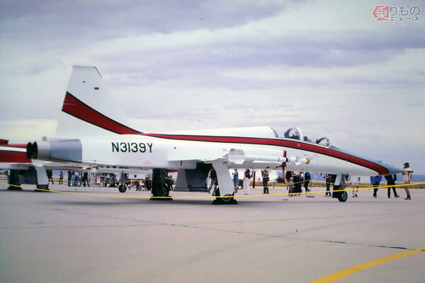 悲運すぎる高性能機？ F-20「タイガーシャーク」わずか3機で終わったワケ しかし日本で超有名に