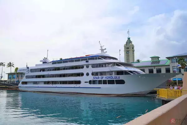 大人気「ハワイ最大のクルーズ船での旅」がスゴすぎた！ 絶景「ハワイの夕日」＆超豪快グルメ