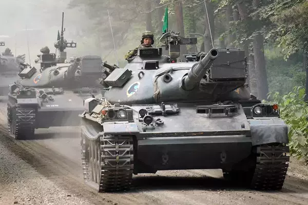 「74式戦車」もうすぐ退役 丸っこい戦車はもう出ないのか？ カクカクへ変わった合理的な理由