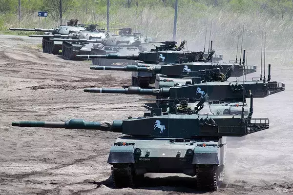 「「74式戦車」もうすぐ退役 丸っこい戦車はもう出ないのか？ カクカクへ変わった合理的な理由」の画像