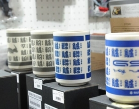 「スズキの食堂インドカレー」まさかの大ヒット!?  車は安くてもレトルトカレーは高い！ 理由に「インド進出40年の歴史」が詰まってる!?