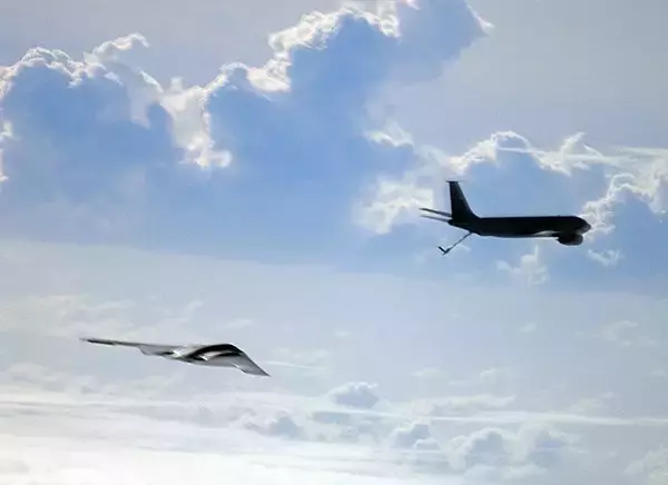 「レーダー× 無線も×「闇夜に無言でステルス機へ空中給油」の神業 イラク戦争20年 元米軍兵振り返る」の画像