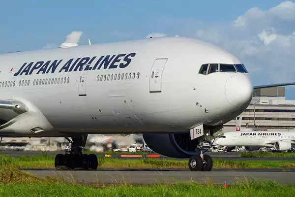 退役始まる「JALの現長距離国際線主力機」どんな機体？ パイロット「短距離路線でのロケット離陸エグいです！」