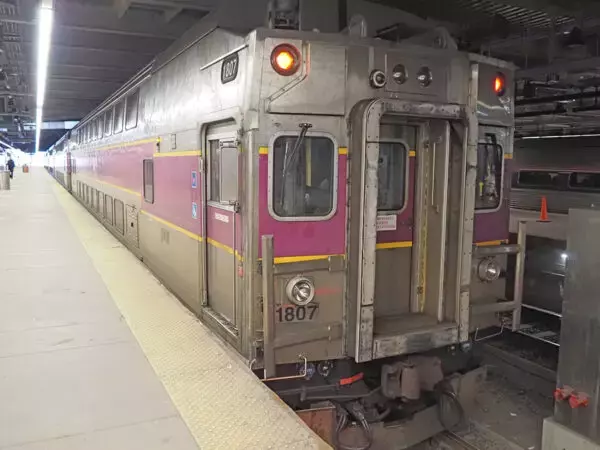 サッカーW杯開催→「鉄道運賃“12倍”にしよう」 しかし“ぼったくり”とは言えない特殊事情とは？ FIFAは激怒