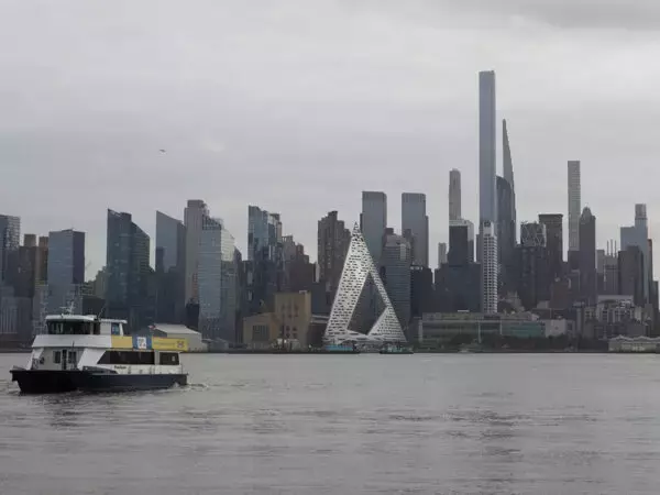「サッカーW杯開催→「鉄道運賃“12倍”にしよう」 しかし“ぼったくり”とは言えない特殊事情とは？ FIFAは激怒」の画像