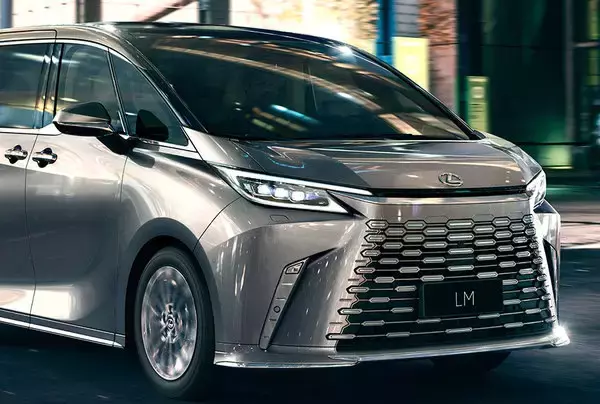 レクサスの超高級ミニバン 日本市場開拓なるか 新型「LM」世界初公開！  圧倒的なまでの快適空間