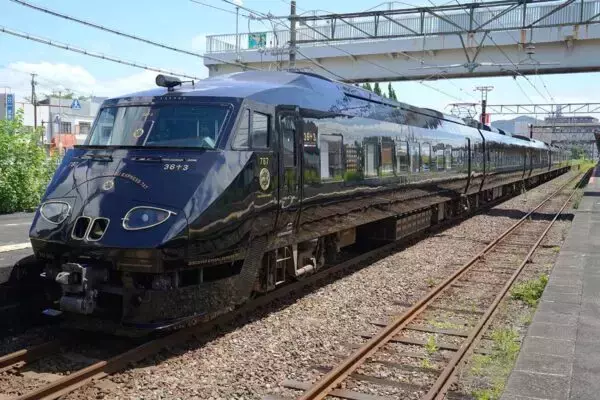 消えたはずの“食堂車”が復活、しかも進化!? 予約なしで温かい食事OKな「現代の食堂車」たち