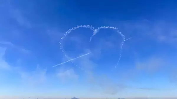 「ブルーインパルスは「機体ごとに役割」が違う!? 華麗なショーを支える“分業体制” 幻の「7番機」が担う重要な任務とは？」の画像
