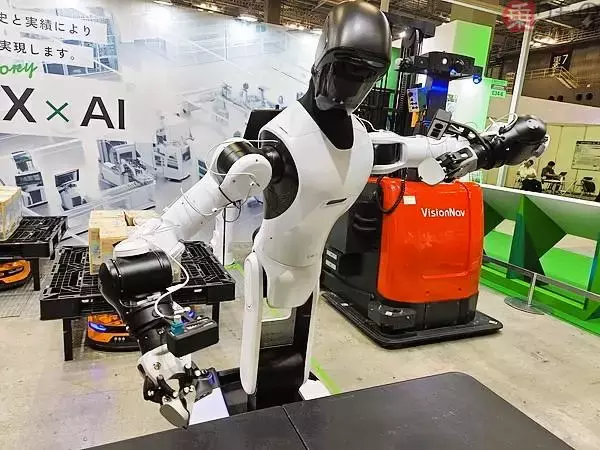 「職人を機械で置き換える」は時代遅れ？ 鉄鋼商社が「人型ロボット」を積極販売する“切実”な理由