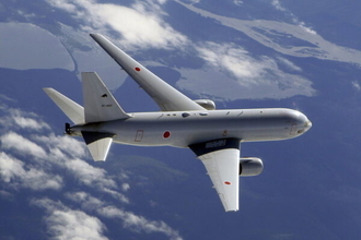 イラン情勢悪化で空自の “空中給油機” が出動！ 最新の国産輸送機C-2が派遣されない？ 知れば納得の理由