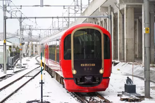 「「現役唯一の国鉄形電車」も“平成の色”に復活！ “あり得ない行先表示”も仕込んだ!? 三セク社長が語った「壮大なるサプライズ」」の画像