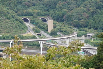 圏央道・八王子JCTで4日間連続「一部ランプ閉鎖」に！ “中断できない工事”のため6月実施 一般道への迂回必須なケースも