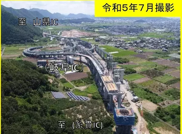 橋脚＆橋げた見えてきた！「東海環状道 残り区間」あと3年で全通の現在 ネックはどこ？