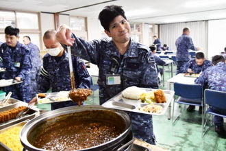 住まい＝護衛艦!? 独身自衛官の住所が衝撃… 若手が「早く結婚して艦を出たい」と願うワケ