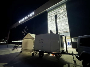 担当者「ひっくり返りそうに…」驚愕の飛行機旅 1泊33万円 JTBが展開の「異色極めしスタフラ格納庫ツアー」の内容とは