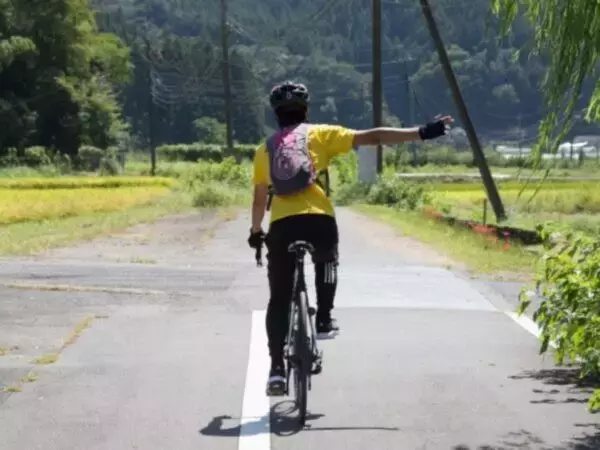 「「自転車をやめた」も多数!? 青切符導入でここまで意識が変わった！ 「絶対に止まるようになった」「捕まるくらいなら最初から車」一部行為には“危険”の声も」の画像