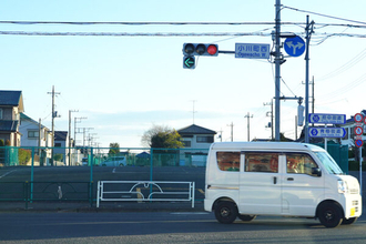 「所沢から相模原まで一本道」完成遠のく…？ 「新府中街道」事業期間が大幅に延長 “食い違い交差点”解消はいつ？