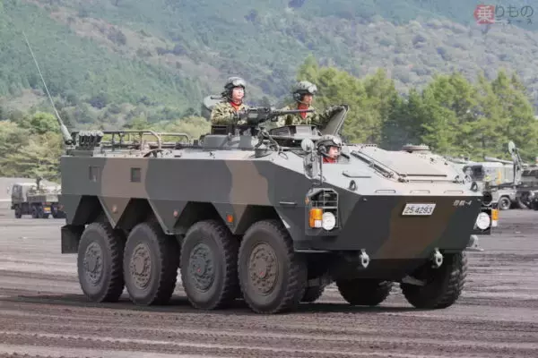 「ついに総火演デビュー！ 陸自の最新装甲車「AMV」800両超えの大量調達、派生型も間もなく登場か？」の画像