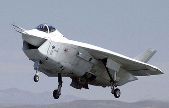 伝説の“シャクレアゴ”試作戦闘機F-35と競った時代の「貴重映像」を米国空軍博物館が公開！ 公式も「ひときわ個性的な機体」と説明