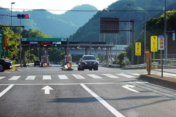 圏央道沿いに東京ドーム6.4個分!? 都内の“巨大開発地”を貫く道路が開通 “東京最西端の高速IC”が大変化！