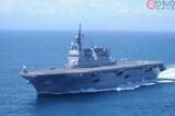 「空母のような「巨大護衛艦」が爆速で熊本へ “海上物流拠点”となった様子が公開 ヘリ多数を同時に運用」の画像1