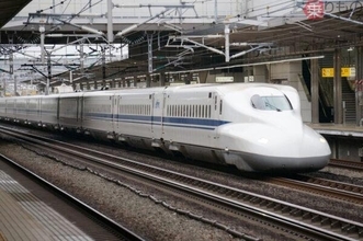 駅長も「日本一しょぼい」と断言！ 利用者数16万人の巨大駅にある「やっつけ感満載の0キロポスト」写真撮ってきた