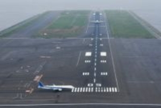 滑走路のナゾ数字「34L」って何？「ABCD」「東西南北」じゃない理由 意外すぎる修正事情も
