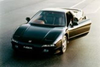 瞬きしている!?「パカパカ動くヘッドライト」なぜ消えた？ 規制が生んだ苦肉の策 絶滅した理由と「最後の国産車」