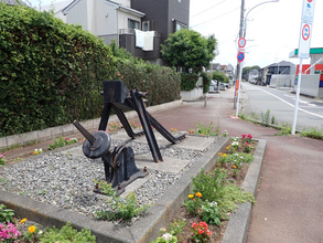線路を“剥がされて”80余年 東京の住宅街を貫いていた8kmの廃線 「いかにも元鉄道」な痕跡