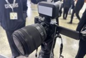スマホ撮影とは違うのだよ！ プロ御用達の本格的シネマカメラが個人でも買える？ 「CP+ 2026」で見た新製品