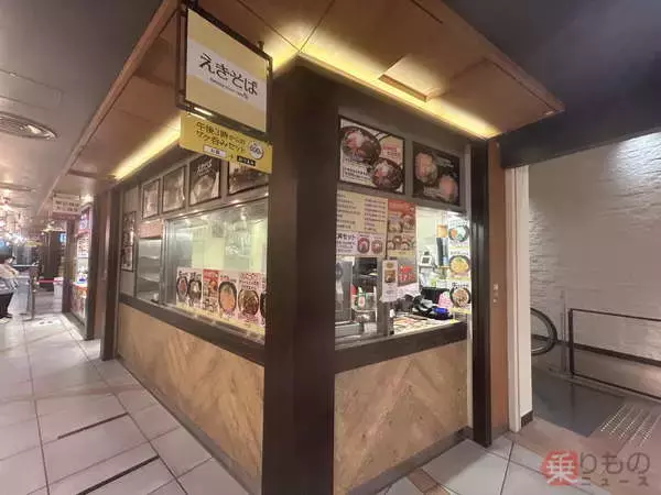 姫路駅名物「異端の駅そば」が大阪ド都心に降臨!! しかも限定の“禁断セット”も…食べたら「アレ、最強コンビじゃん」