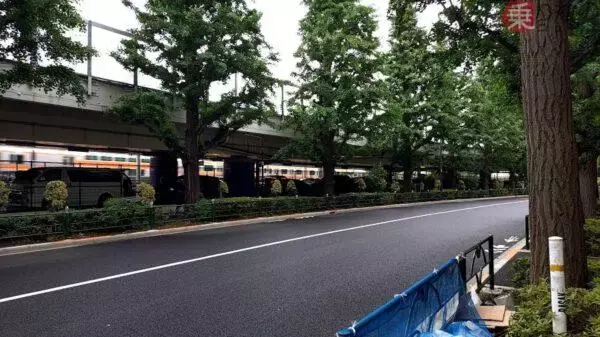 「「表参道」があるなら「裏参道」はどこ？ 警官も知らない “幻の道” 探したら痕跡を発見！」の画像