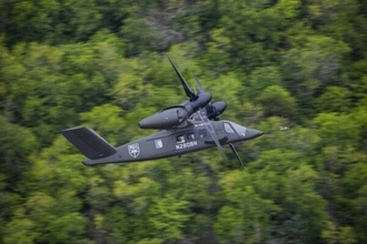 米陸軍の“不屈の戦士”が50年ぶり復活！ 因縁の名を継ぐ新型チルトローター機 「II」に込められた空軍への「意趣返し」とは