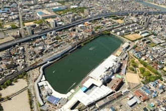プールもセンターもない！ 阪神本線で唯一のカタカナ駅「尼崎センタープール前駅」不思議な駅名の由来とは