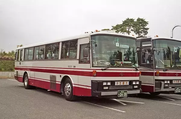 「「なんで海外で日本の路線バスが!?」20年走ってもまだまだ現役 地球の裏側で送る“第2の人生” 世界が惚れ込む“日本クオリティ”の正体とは」の画像