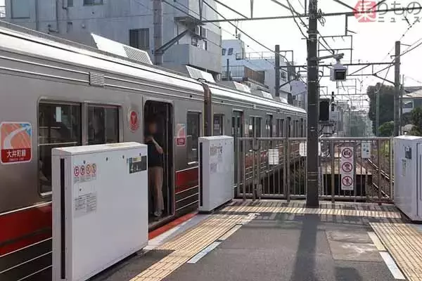 「駅に着いたけど、ドアが開かない！」 ホームを延伸できない“やむにやまれぬ事情”とは？ 首都圏の「ドアカット」駅5選