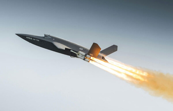 特撮メカ!?「いや現実です！」 欧州の「無人戦闘機」が初飛行！ロケット噴射で豪快に離陸！