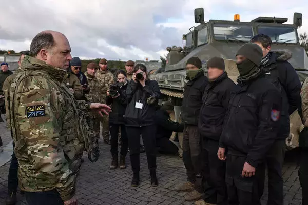 「撃破されてもウ軍はベタ褒め？ 「チャレンジャー2」戦車は何がいいのか メディアの批判と裏腹の“評価”」の画像