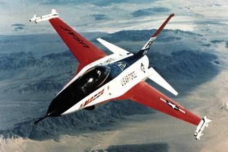 軽い・安い・強い！ F-16が「世界一売れた戦闘機」になった必然 初飛行から50年 愛称にまつわる苦心まで