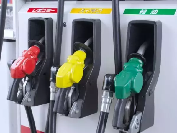 “毒入りガソリン”が必要なクルマがある!?「有鉛」「高速有鉛」はなぜ消えた 今の旧車オーナーどうしてる？