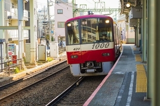「本当の品川にある」京急の駅、高架化後のイメージが公開 上も下もガラス張りに！ ただし“注文”も