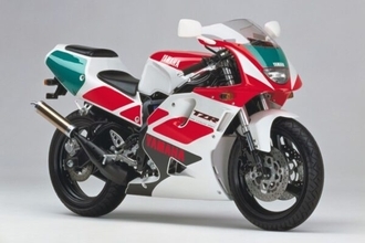 なぜ消えた？ 伝説の「2スト」バイク！ 甲高い音、オイルの匂い… 今も人を惹きつける“じゃじゃ馬”の魅力とは