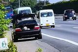 「高速上で「車が立ち往生」！ エンジン吹けない、ハザードもつかない…“正しい対処”できますか？ 実は「レッカー来たあと」も注意!?」の画像1