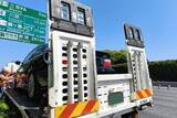 「高速上で「車が立ち往生」！ エンジン吹けない、ハザードもつかない…“正しい対処”できますか？ 実は「レッカー来たあと」も注意!?」の画像3